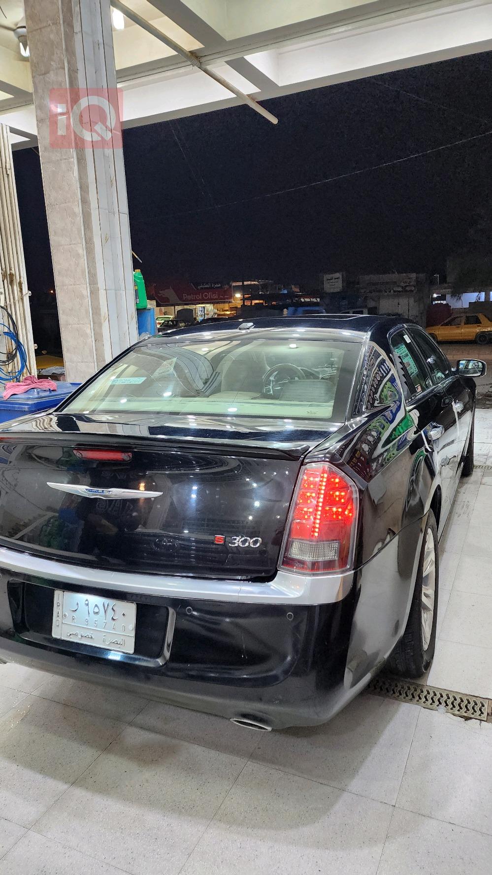 کرایسلەر 300